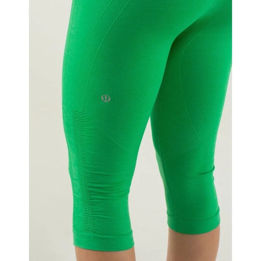 Lululemon In the Flow Crop II Leggings Green Ruched Seamless Yoga Pants Size 4